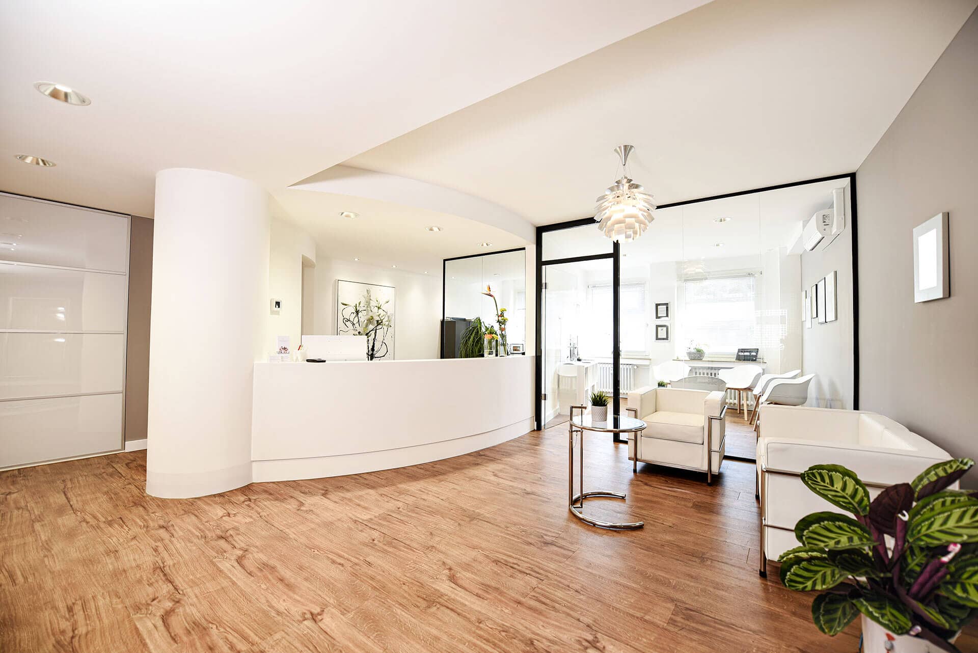 Praxiseingang Zahnarzt & Smile Atelier am Malkasten