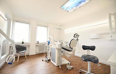 Behandlungsraum in der Zahnarztpraxis Dr. Steuer